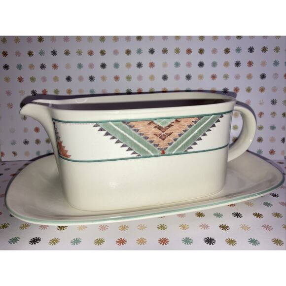 Mikasa Intaglio Santa Fe Gravy Boat Plus Base Plate CAC24 Southwest Dinnerware - Picture 1 of 9